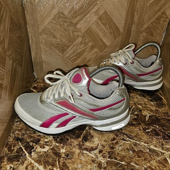 Reebok women's easytone toning walking shoe size 7. 031 - Picture 10 of 10